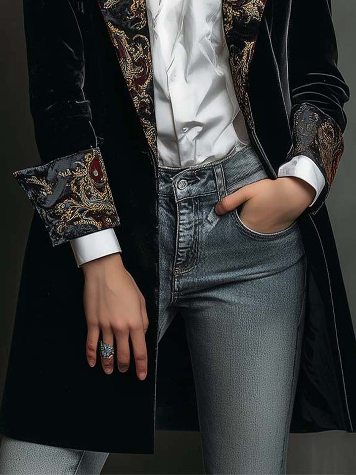 Léontine | Fitted Black Baroque Print Blazer